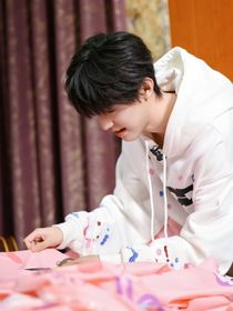 张泽禹：我还爱你呢