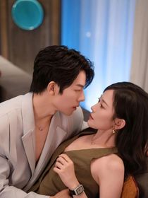 海邊的陽光明媚的小說