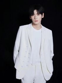 何家大院的青年们