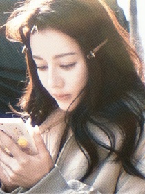 嚴(yán)浩翔：陰濕瘋狗咬紅唇