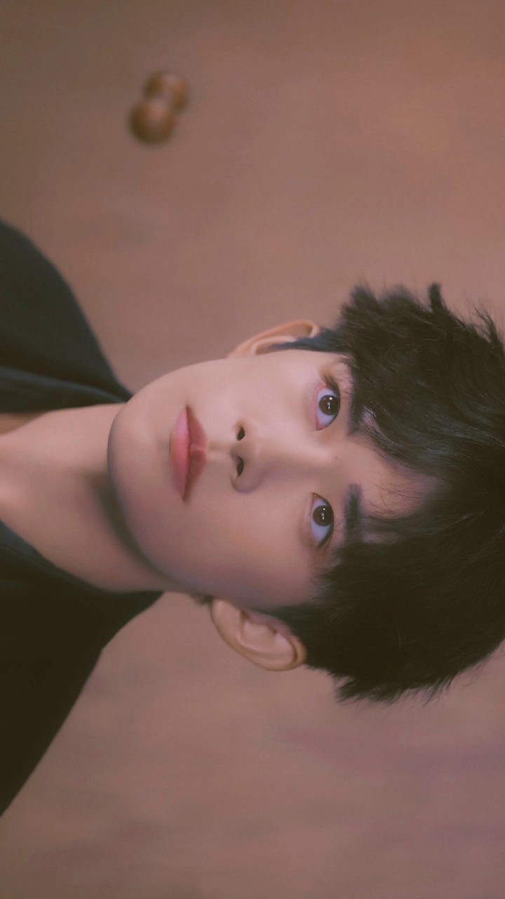 xxxx-易祥千玺(壁纸)