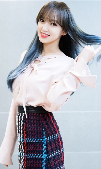 程潇  