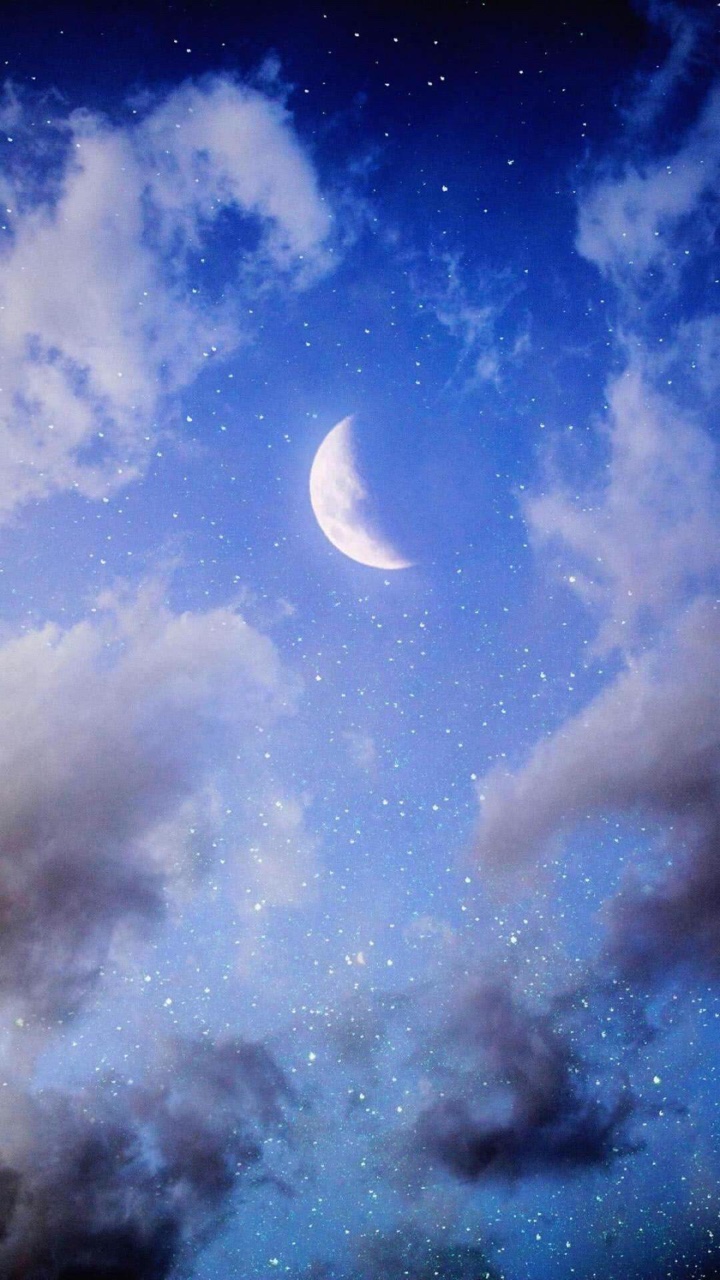 月亮被嚼碎变成星星 你就藏在这漫天星光里