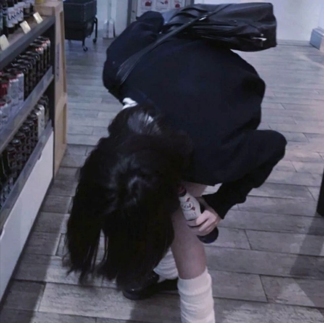 【真人】背影女头-佩琪头像库-话本小说网