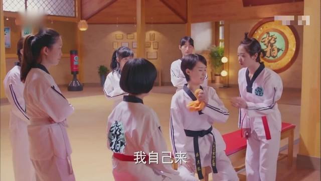 百草比武偷袭秀琴被众人质疑-旋风少女之扶摇宗师-话本小说网