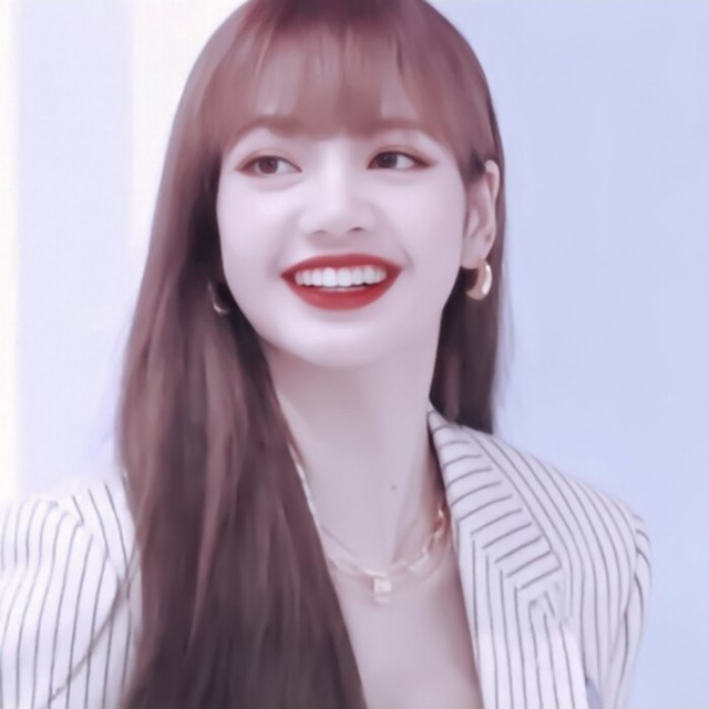 朴彩英lisa头像