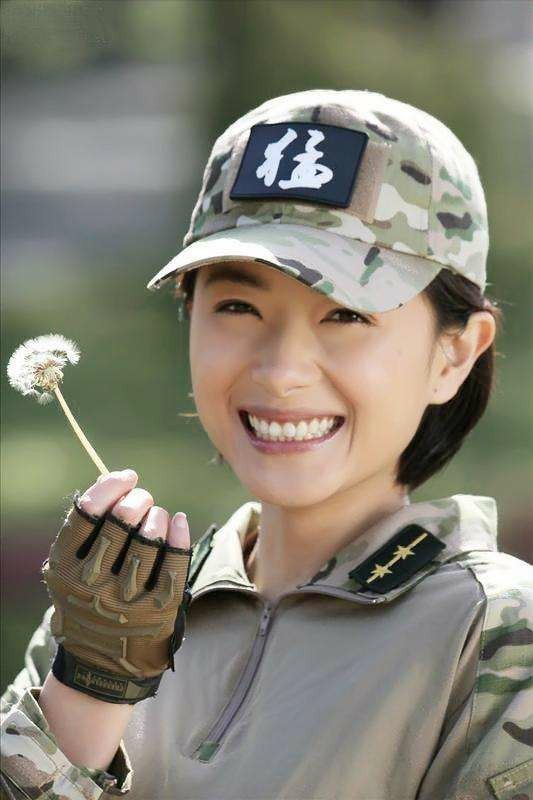 选拔火凤凰女子特战队