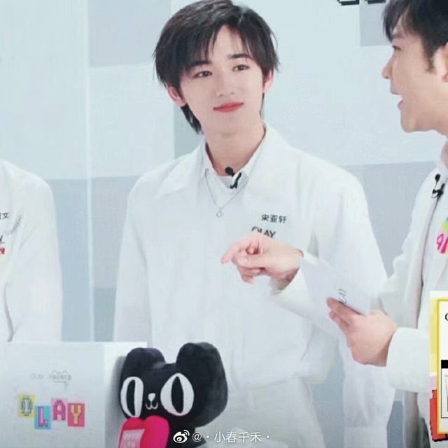 明星同人小说 tnt:月光下的小海螺 刘耀文还总逼着宋亚轩叫自己"文哥"