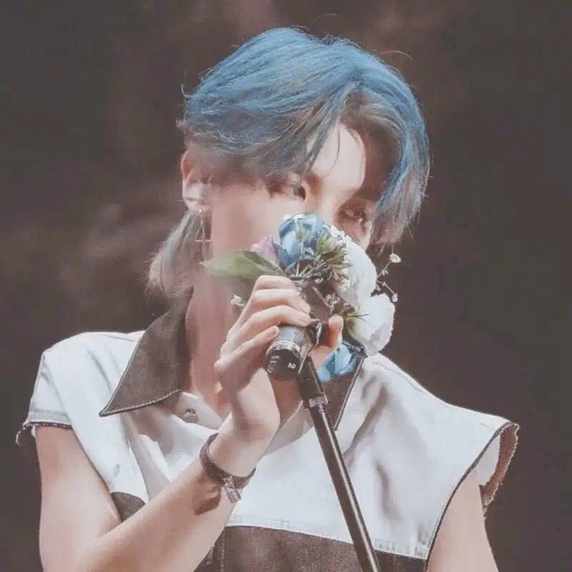 黄明昊【头像】-玖偶艺术馆:城市烟火-话本小说网
