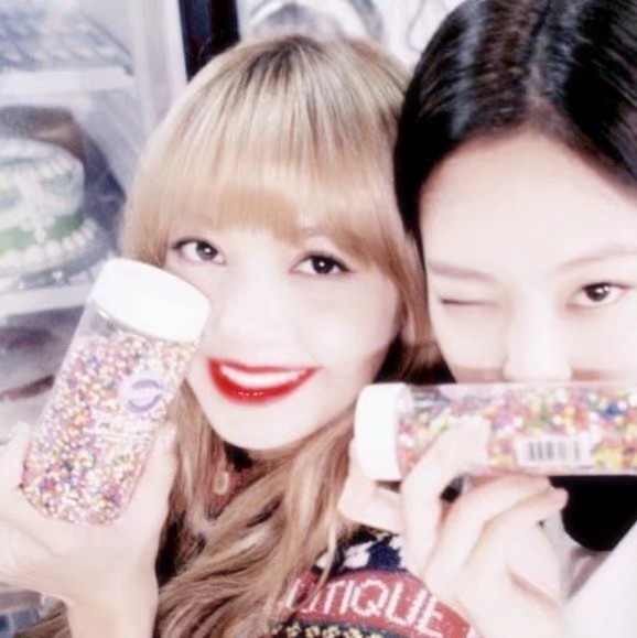 blackpink闺蜜头二人,Lisa和jennie闺蜜头像 blackpink闺蜜头像