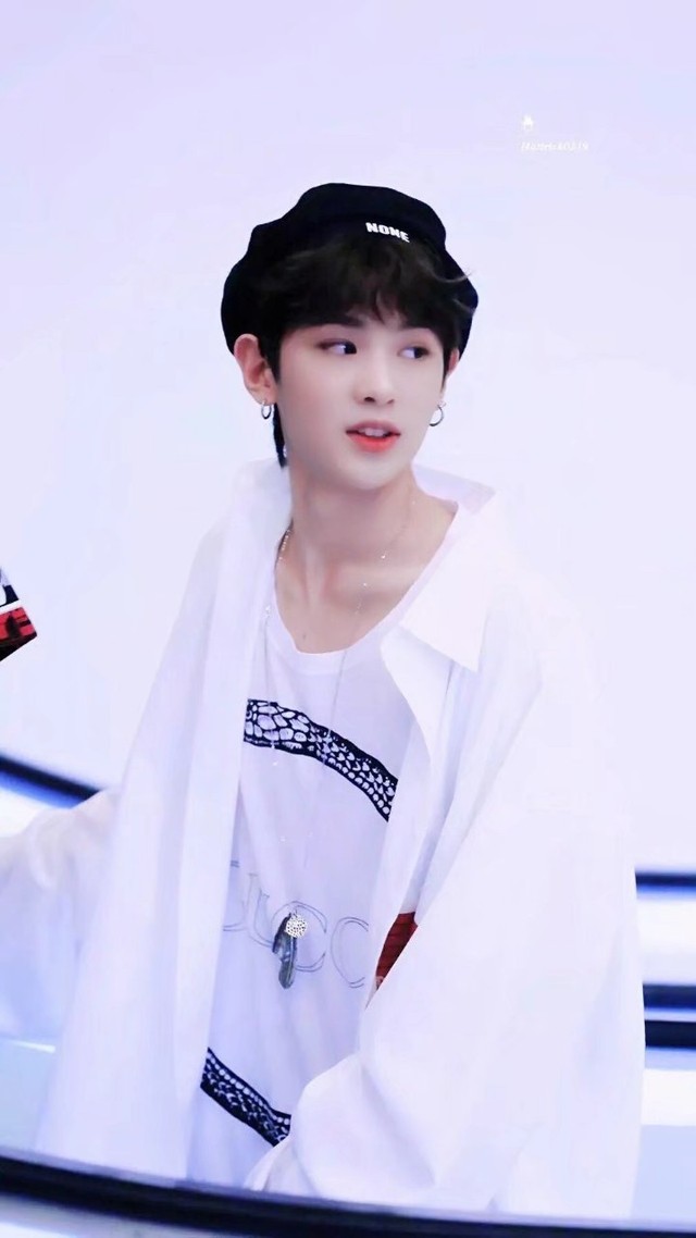 黄明昊