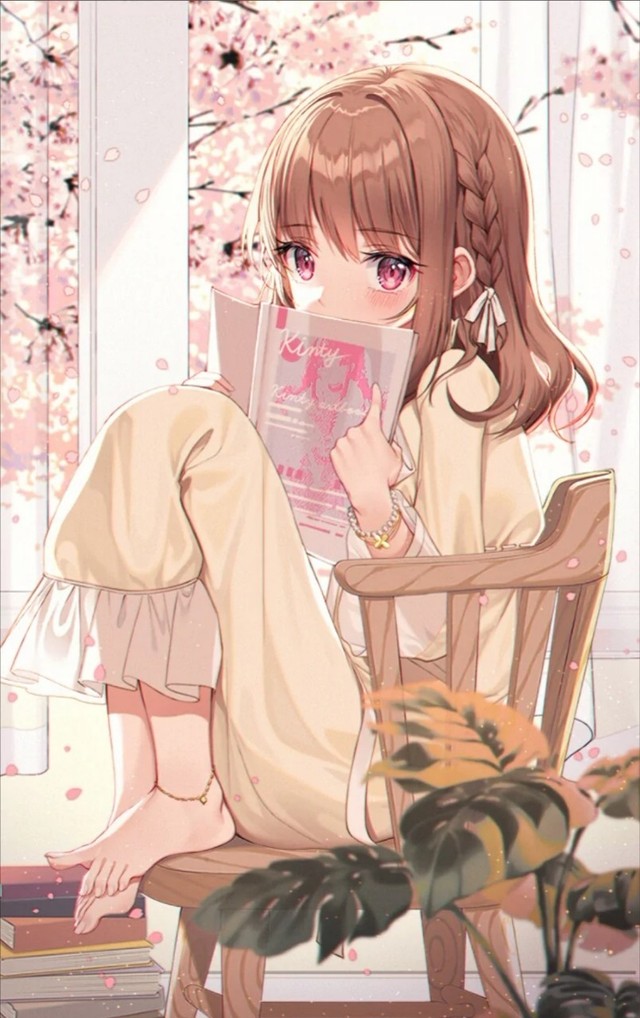 出单棕发紫瞳动漫女