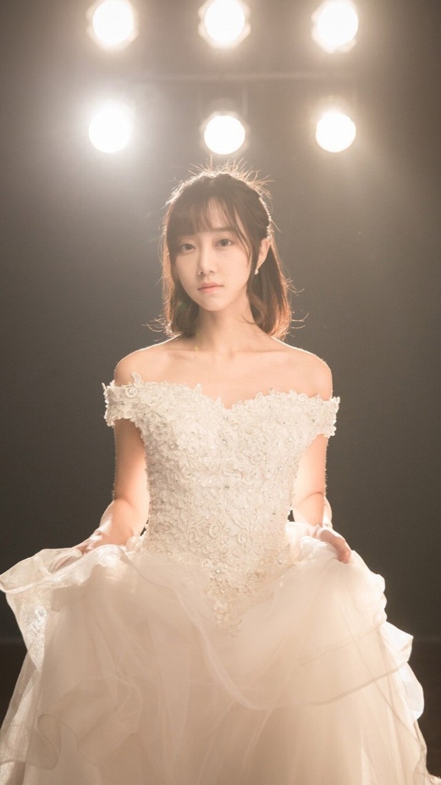 冯薪朵