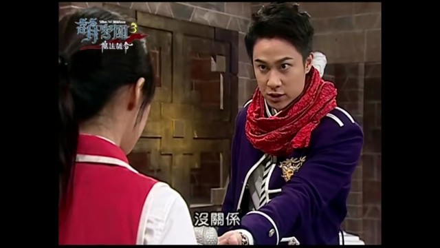 " 焰王把球还给她,并且友善的笑了一下,这次的笑