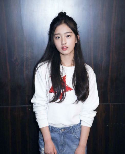 我们的少年时代之女明星尹梦瑶