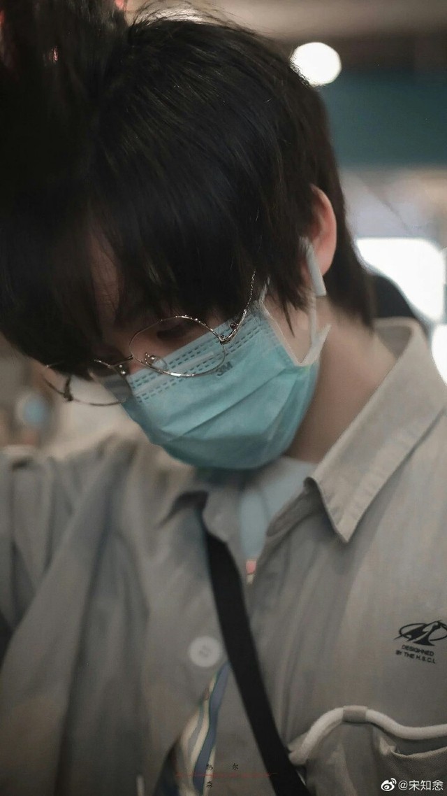 贺峻霖-时代少年团——图片和文案-话本小说网