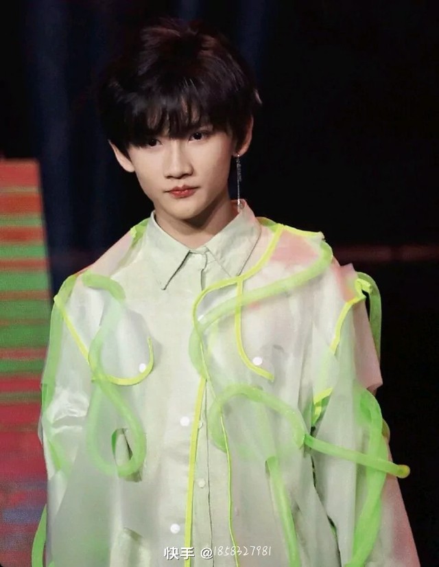 明星同人小说 tf三代:伪装计划 男主:佘宇涵 年龄:18 好感度:-15 浩年
