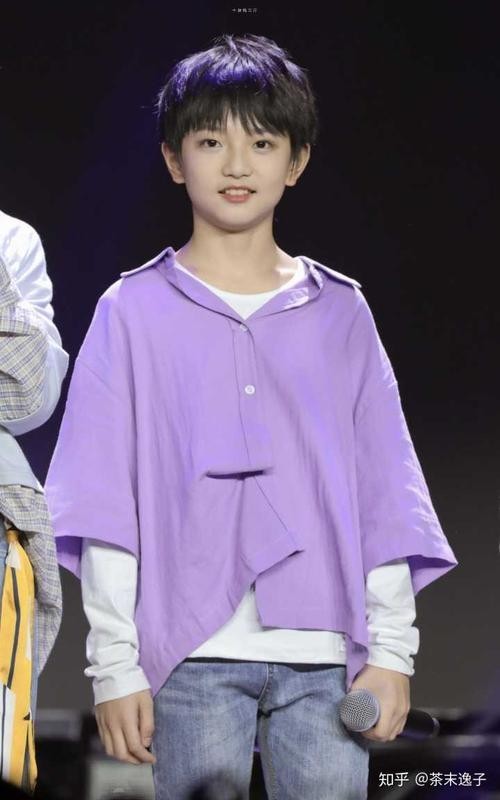 姚昱辰的样子