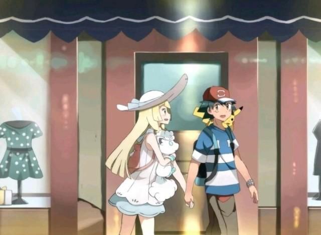 云之前，小智和莉莉艾准备逛一下商场 小智和莉莉艾手拉着手进入了商场里