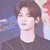 黄明昊.