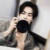 吝默.