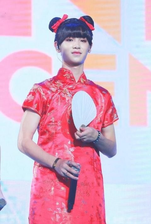 千千再送你们几张贾春丽的图片.