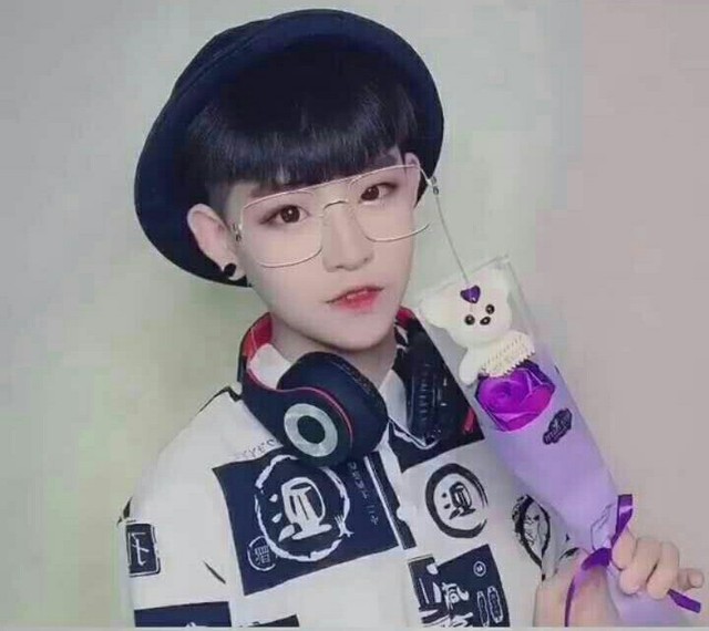 李氏集团继承人,李沫辰的哥哥,娜娜的表哥,网红 兄弟:程程,初安迪