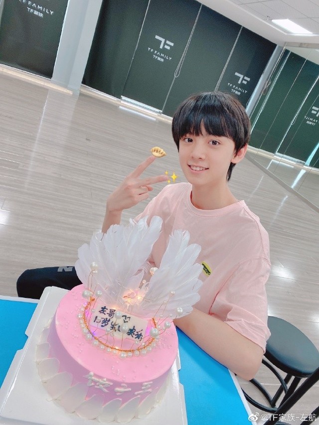 左航小盆友生日快乐呀-朱志鑫:无糖可乐-话本小说网