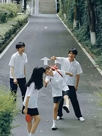 盛夏里的他