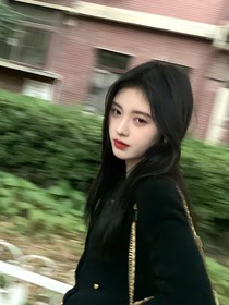 她，为自己努力