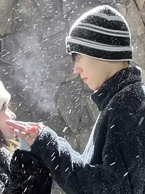 窗外雪无声