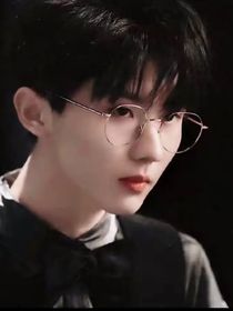 月览星河泛红尘