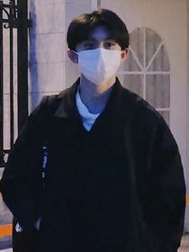 马嘉祺：学妹等等我
