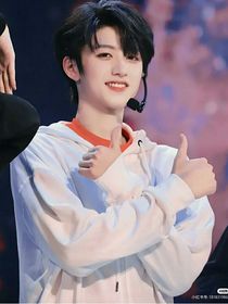 朱志鑫：爱豆也许变男友