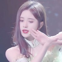 鞠婧祎胡春杨