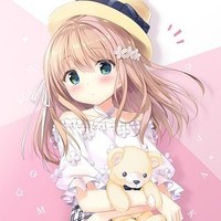 藏在书下的女孩