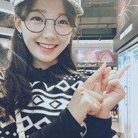 三对男女在训练营