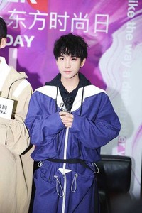 iu鄭繁星