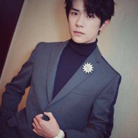 酷酷的易烊千玺