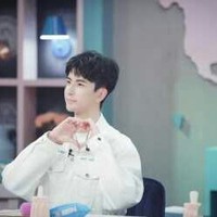 愛于朦朧的看