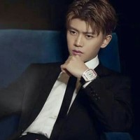 錦衣之下總裁版