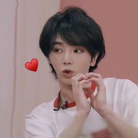 华晨宇和巷子里的女孩