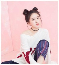 何洛洛赵露思