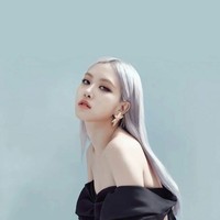 易烊千璽樸彩英