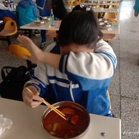 美女和憨憨的日常生活
