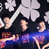 含TFBOYS