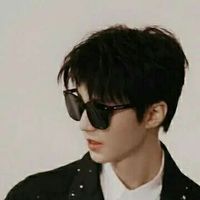 邬童当团宠