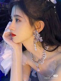 TNT时团鞠婧