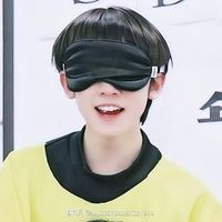 顾左右而严他