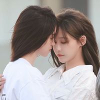 蒋芸王晓佳